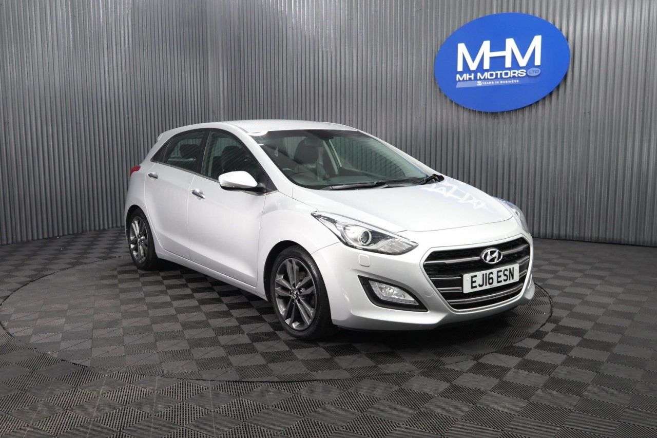 A 2016 HYUNDAI I30 1.6 CRDi Blue Drive Premium Hatchback 5dr Diesel Manual Euro 6 (s/s) (136 p A 2016 HYUNDAI I30 1.6 CRDi Blue Drive Premium Hatchback 5dr Diesel Manual Euro 6 (s/s) (136 p
