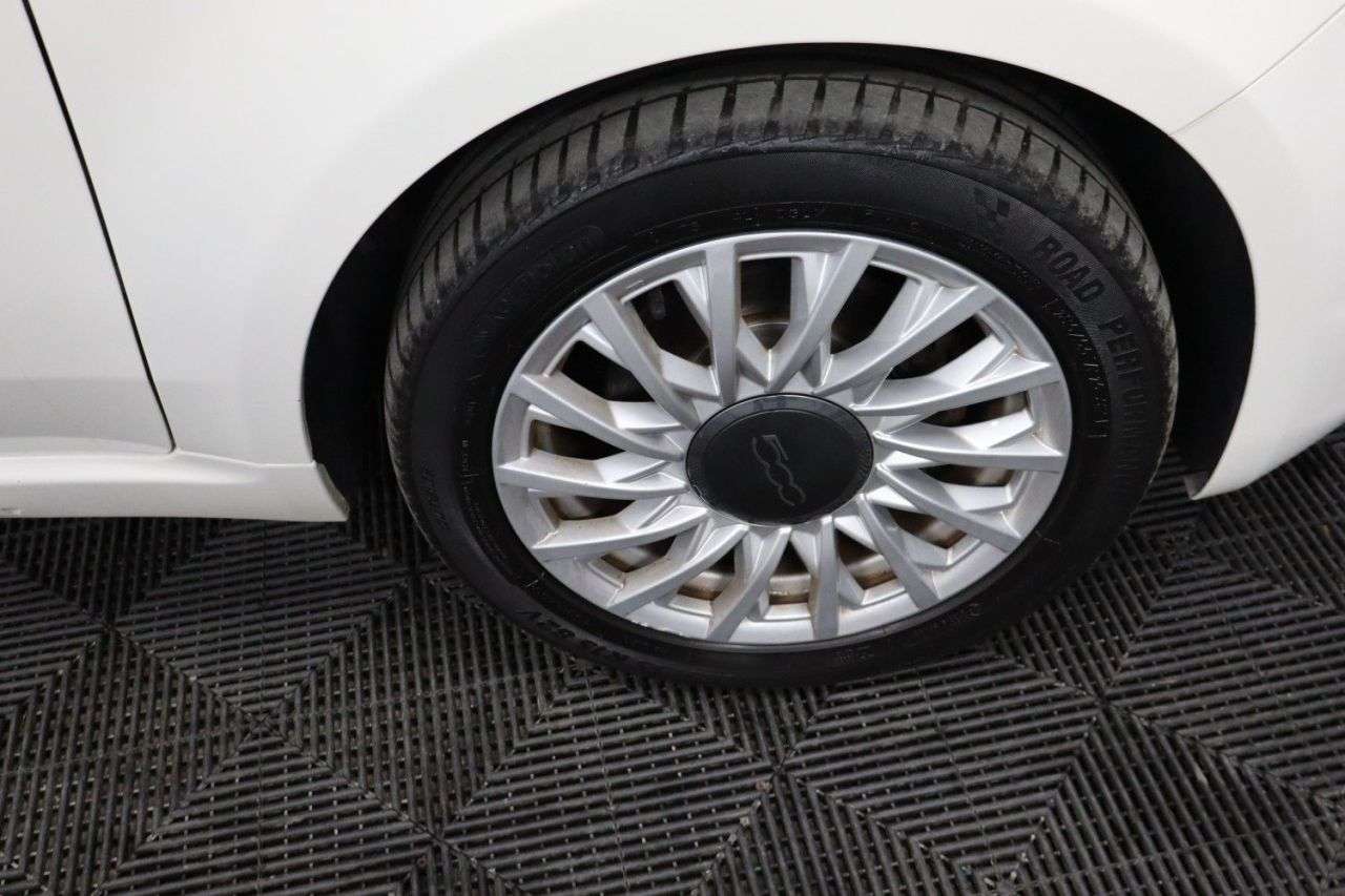 2018 FIAT 500 2018 FIAT 500