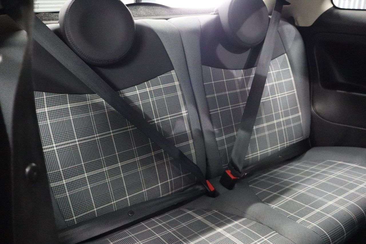 2018 FIAT 500 2018 FIAT 500