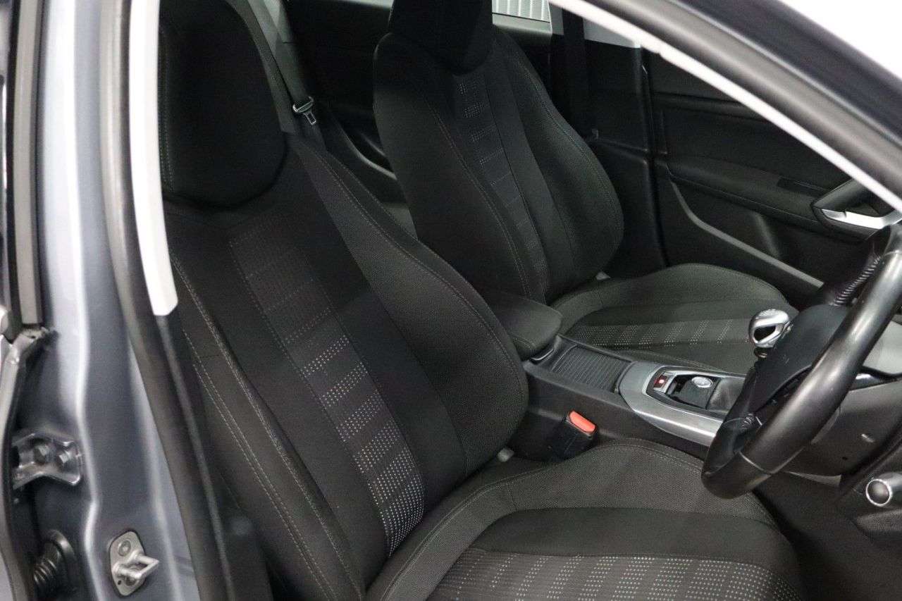 2015 PEUGEOT 308 2015 PEUGEOT 308