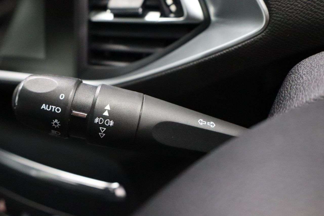 2015 PEUGEOT 308 2015 PEUGEOT 308
