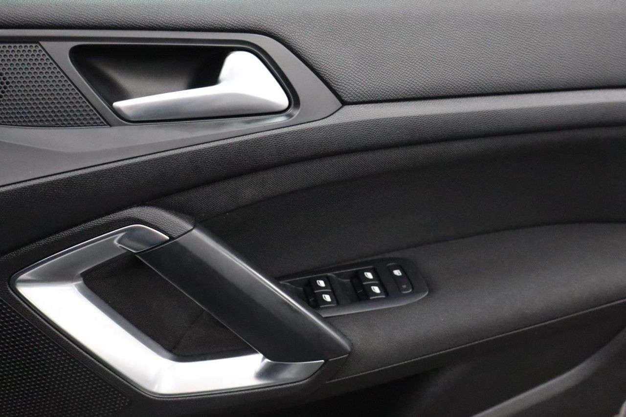 2015 PEUGEOT 308 2015 PEUGEOT 308