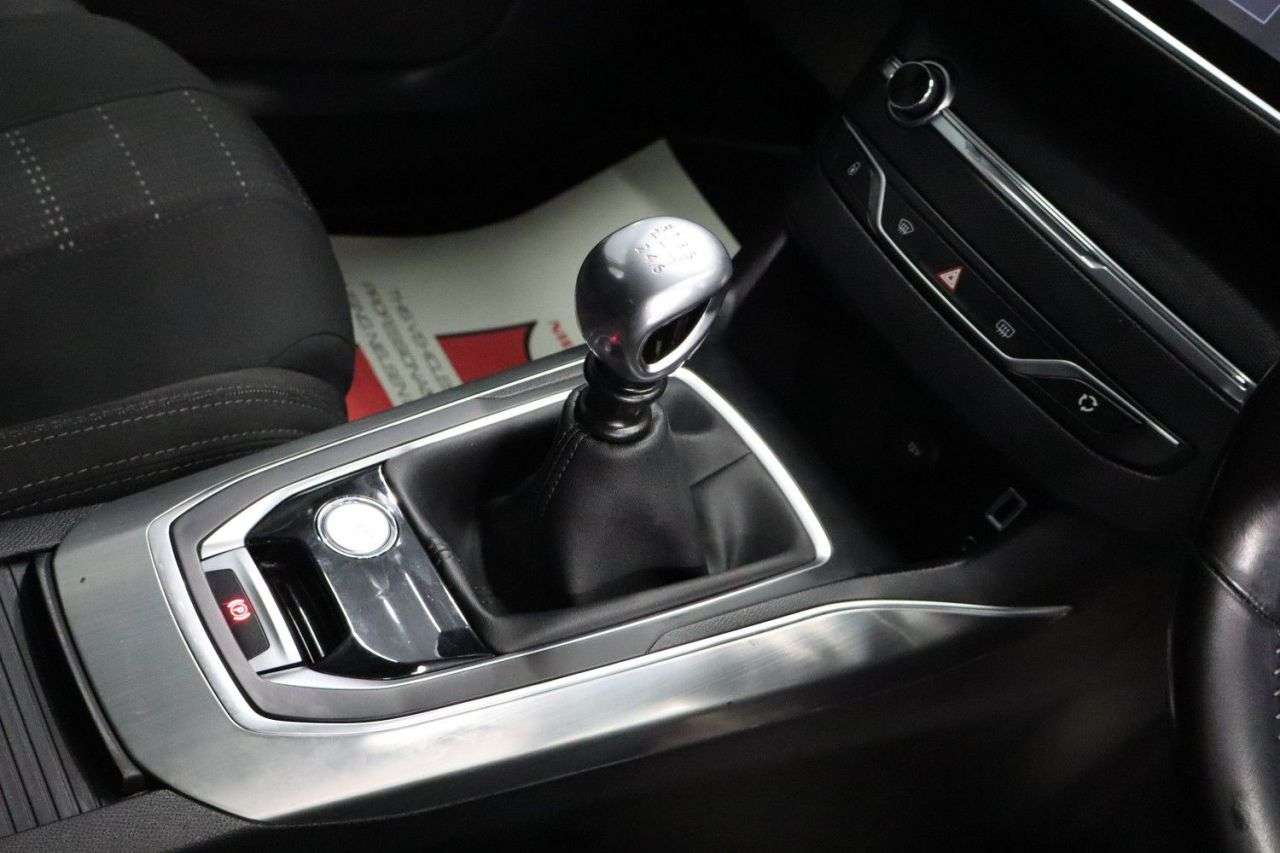 2015 PEUGEOT 308 2015 PEUGEOT 308