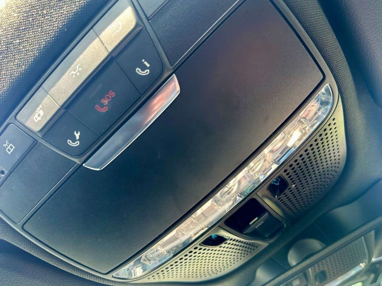 null MERCEDES-BENZ C-CLASS null MERCEDES-BENZ C-CLASS