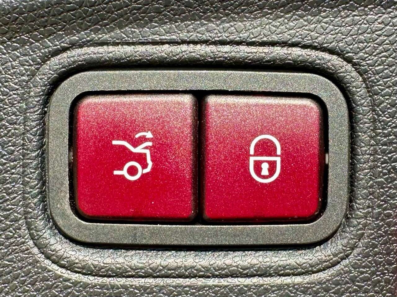 null MERCEDES-BENZ C-CLASS null MERCEDES-BENZ C-CLASS