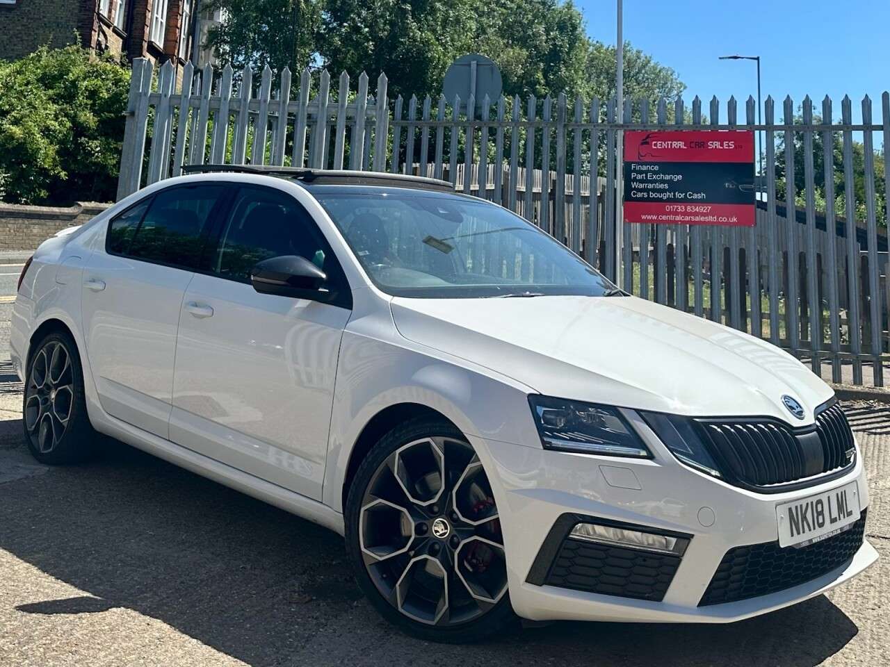 A 2018 SKODA OCTAVIA 2.0 TDI vRS Hatchback 5dr Diesel DSG Euro 6 (s/s) (184 ps) A 2018 SKODA OCTAVIA 2.0 TDI vRS Hatchback 5dr Diesel DSG Euro 6 (s/s) (184 ps)