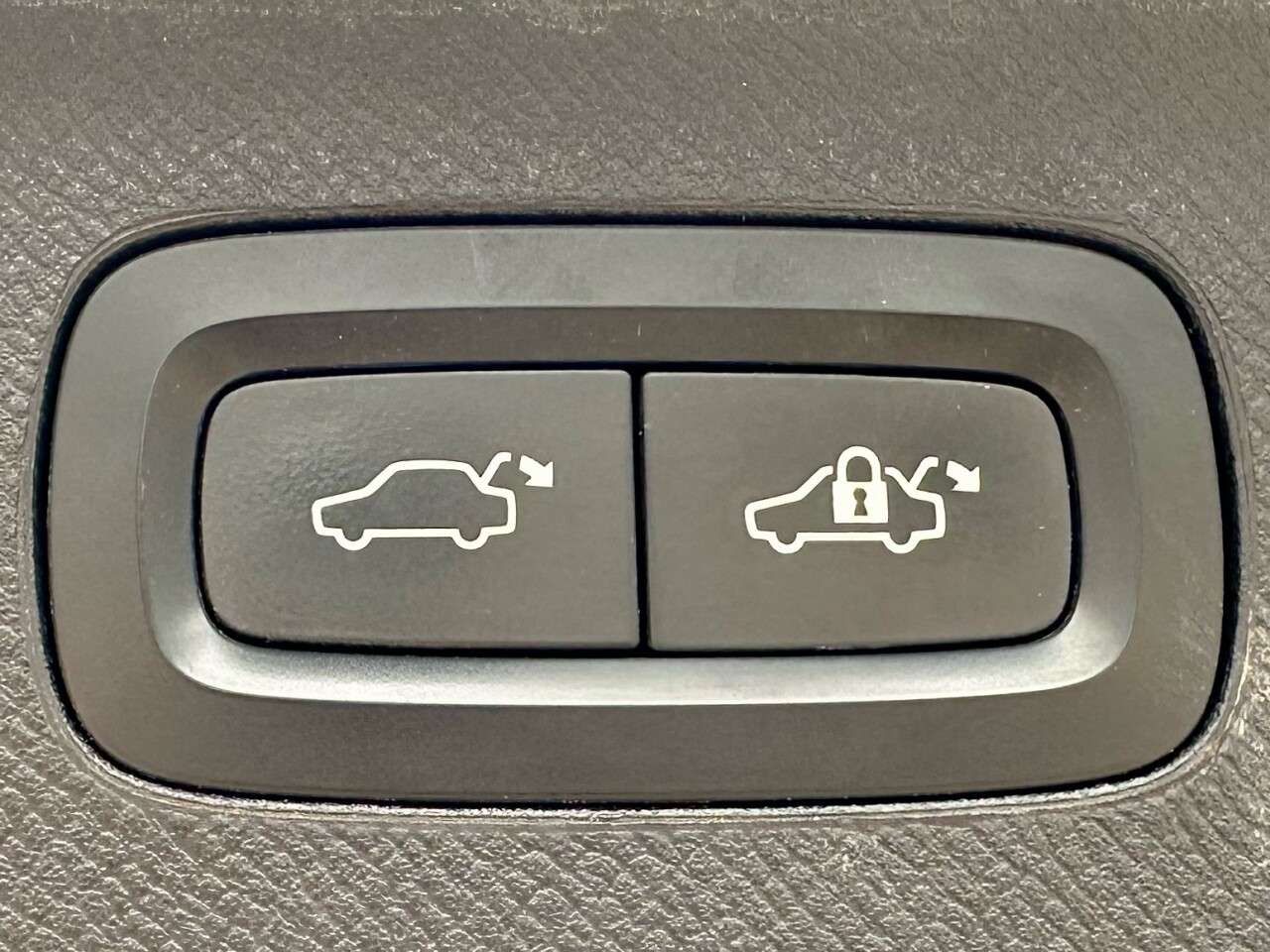 2012 VOLVO XC90 2012 VOLVO XC90