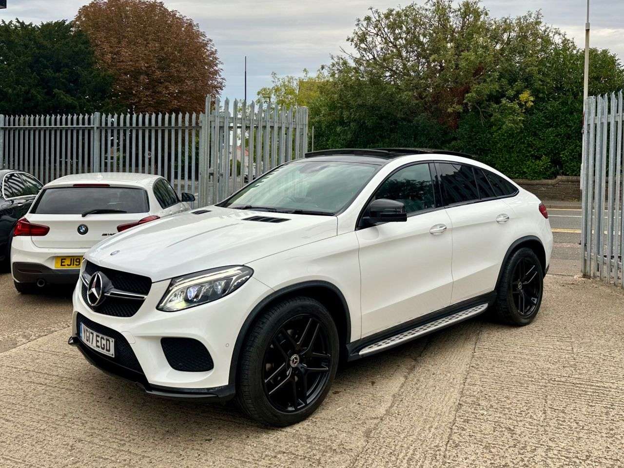 null MERCEDES-BENZ GLE null MERCEDES-BENZ GLE