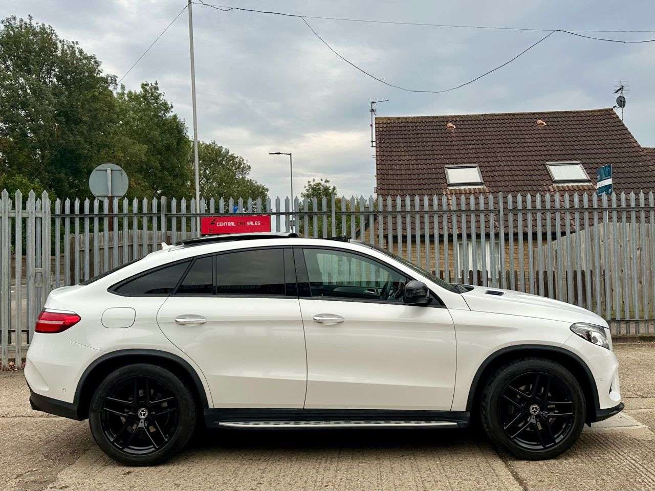 null MERCEDES-BENZ GLE null MERCEDES-BENZ GLE
