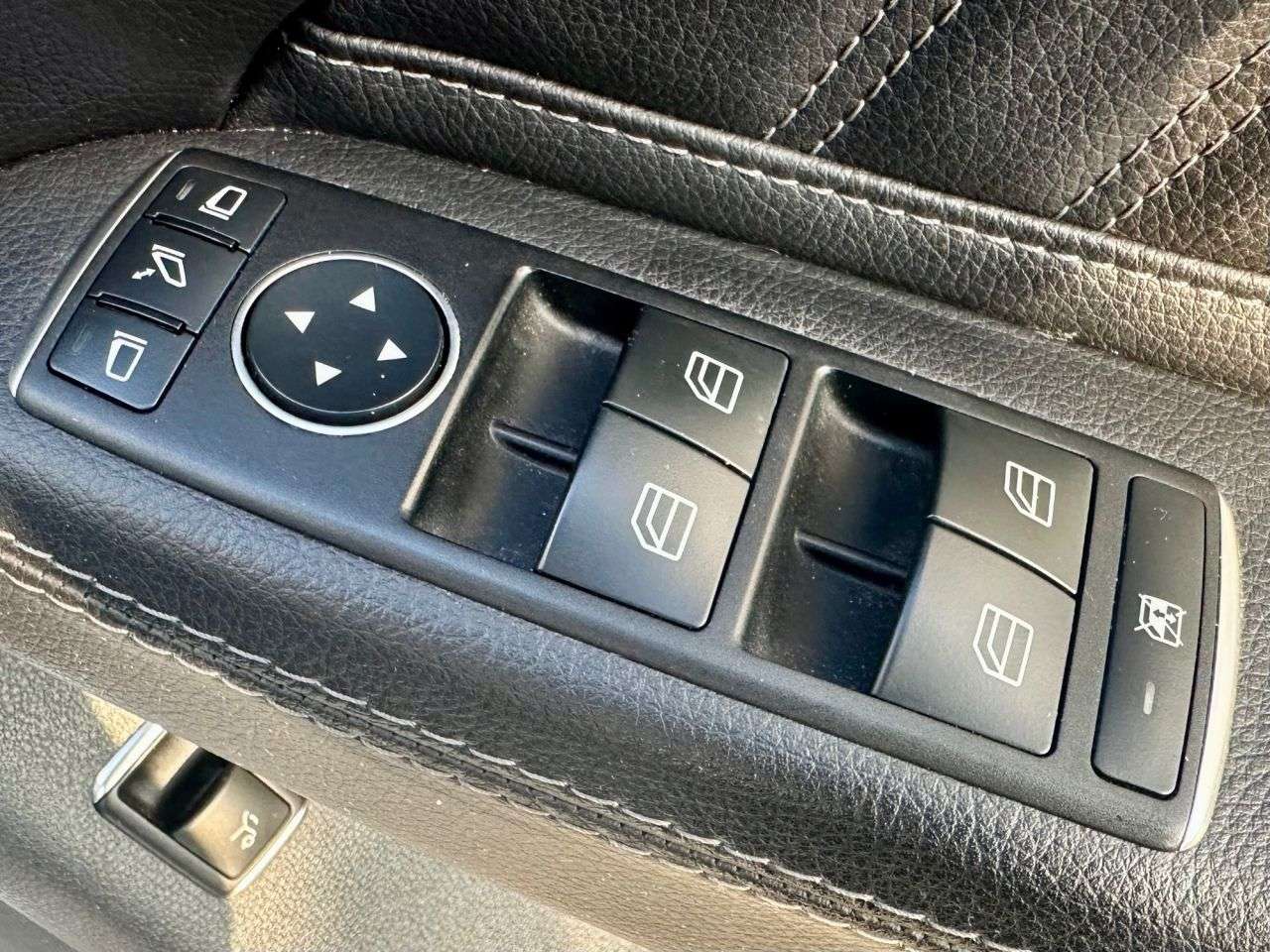 null MERCEDES-BENZ GLE null MERCEDES-BENZ GLE