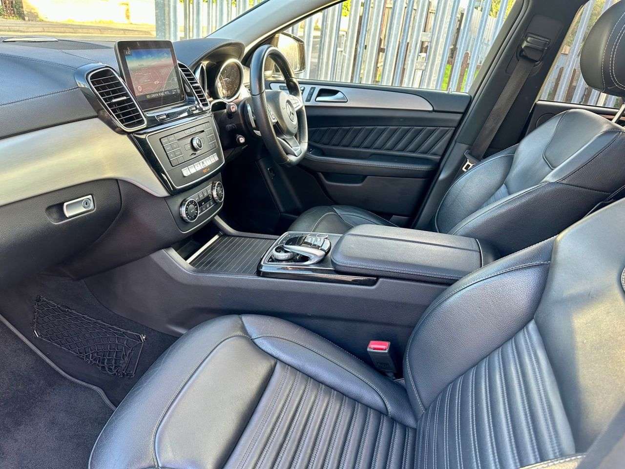 null MERCEDES-BENZ GLE null MERCEDES-BENZ GLE