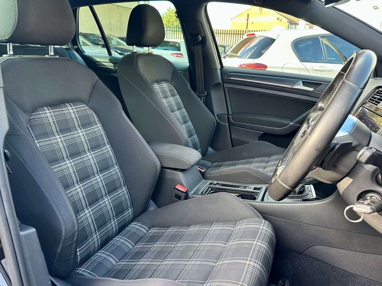 2017 VOLKSWAGEN GOLF 2017 VOLKSWAGEN GOLF