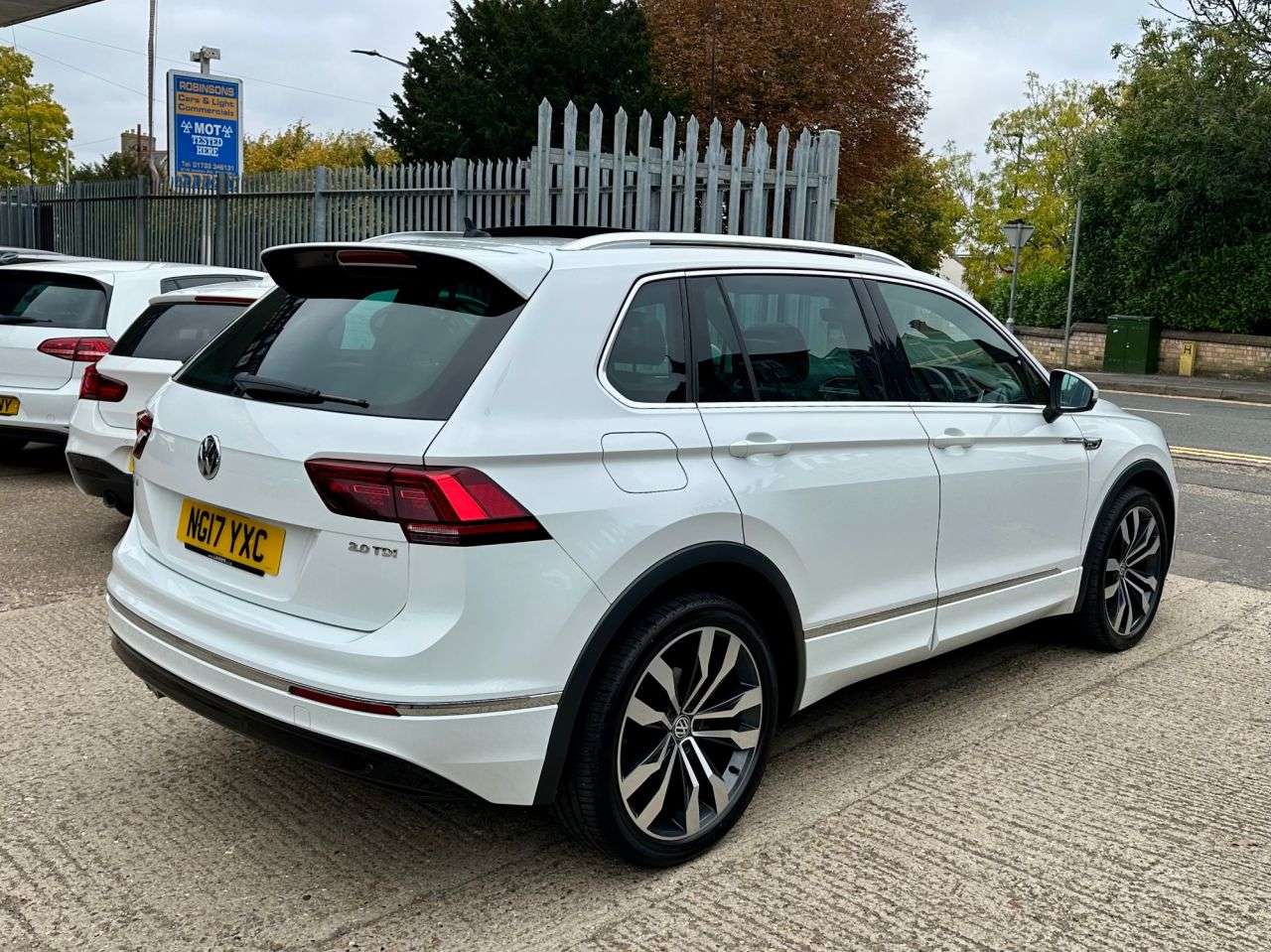 2017 VOLKSWAGEN TIGUAN 2017 VOLKSWAGEN TIGUAN