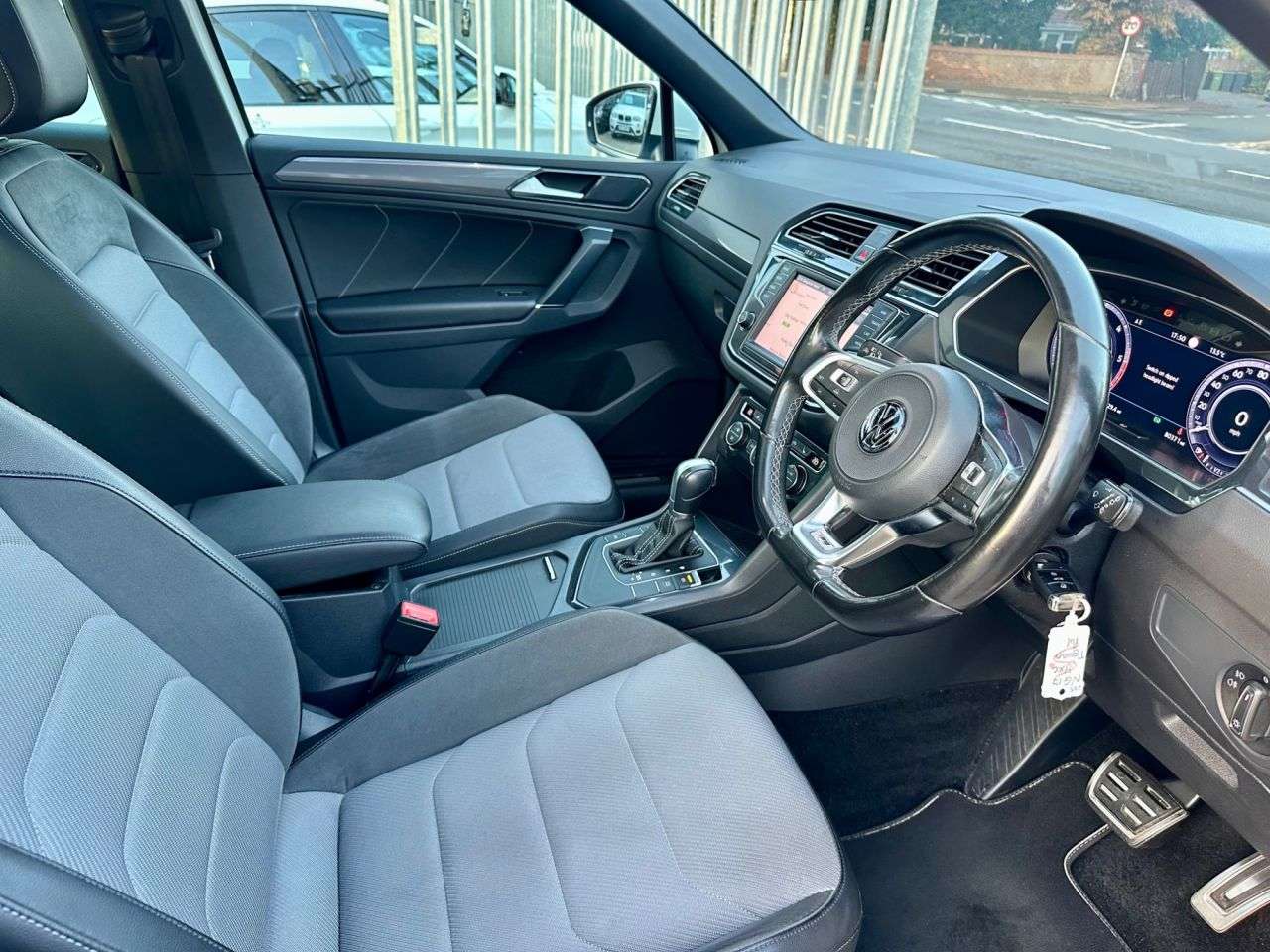 2017 VOLKSWAGEN TIGUAN 2017 VOLKSWAGEN TIGUAN