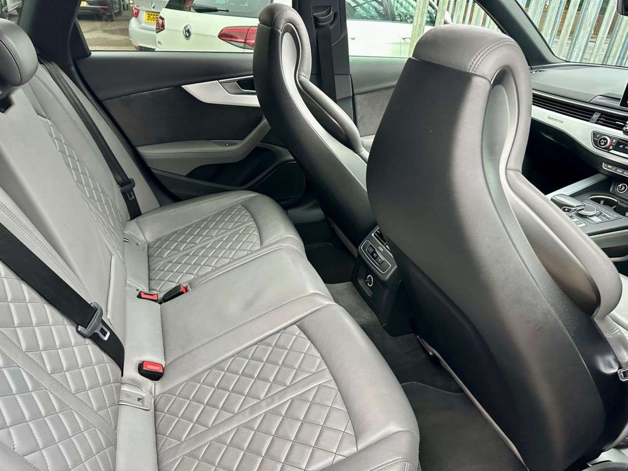 2018 AUDI A4 2018 AUDI A4