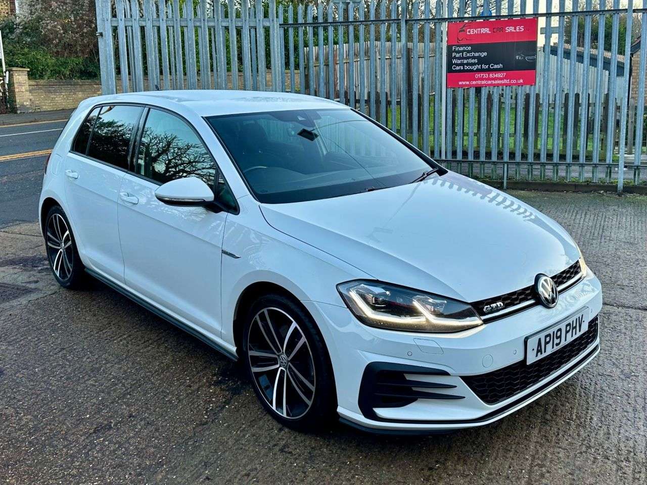 2019 VOLKSWAGEN GOLF 2019 VOLKSWAGEN GOLF
