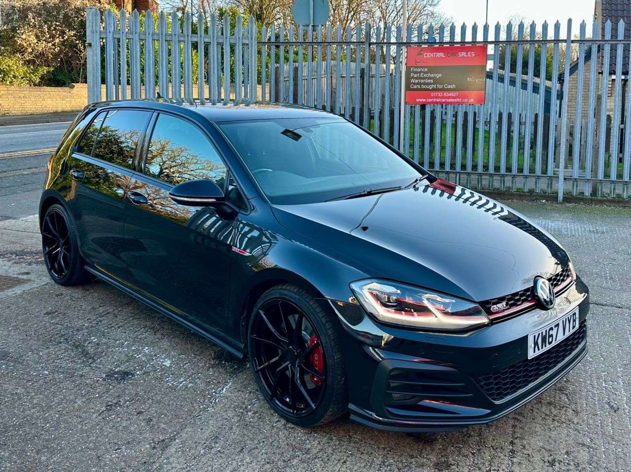 A 2017 VOLKSWAGEN GOLF 2.0 TSI GTI Performance Hatchback 5dr Petrol DSG Euro 6 (s/s) (245 ps) A 2017 VOLKSWAGEN GOLF 2.0 TSI GTI Performance Hatchback 5dr Petrol DSG Euro 6 (s/s) (245 ps)