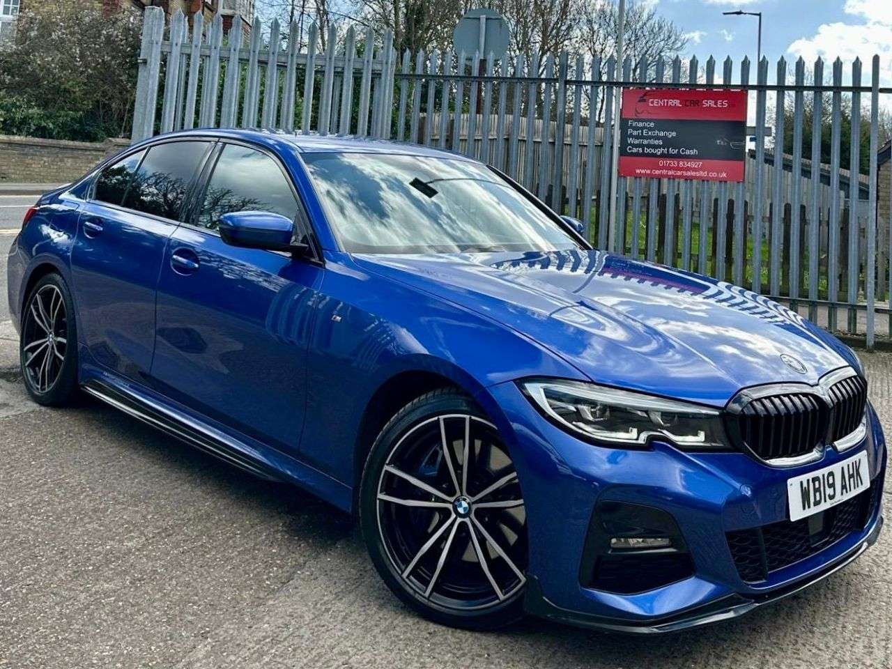 A 2019 BMW 3 SERIES 2.0 320d M Sport Saloon 4dr Diesel Auto xDrive Euro 6 (s/s) (190 ps) A 2019 BMW 3 SERIES 2.0 320d M Sport Saloon 4dr Diesel Auto xDrive Euro 6 (s/s) (190 ps)