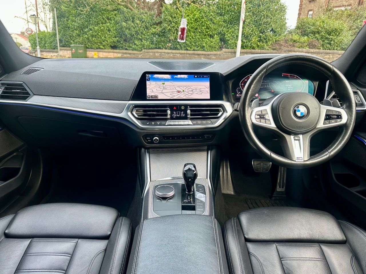 A 2019 BMW 3 SERIES 2.0 320d M Sport Saloon 4dr Diesel Auto xDrive Euro 6 (s/s) (190 ps) A 2019 BMW 3 SERIES 2.0 320d M Sport Saloon 4dr Diesel Auto xDrive Euro 6 (s/s) (190 ps)