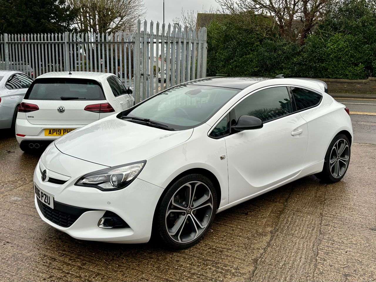 A 2016 VAUXHALL ASTRA GTC 1.6 CDTi ecoFLEX Limited Edition Coupe 3dr Diesel Manual Euro 6 (s/s) (136 A 2016 VAUXHALL ASTRA GTC 1.6 CDTi ecoFLEX Limited Edition Coupe 3dr Diesel Manual Euro 6 (s/s) (136