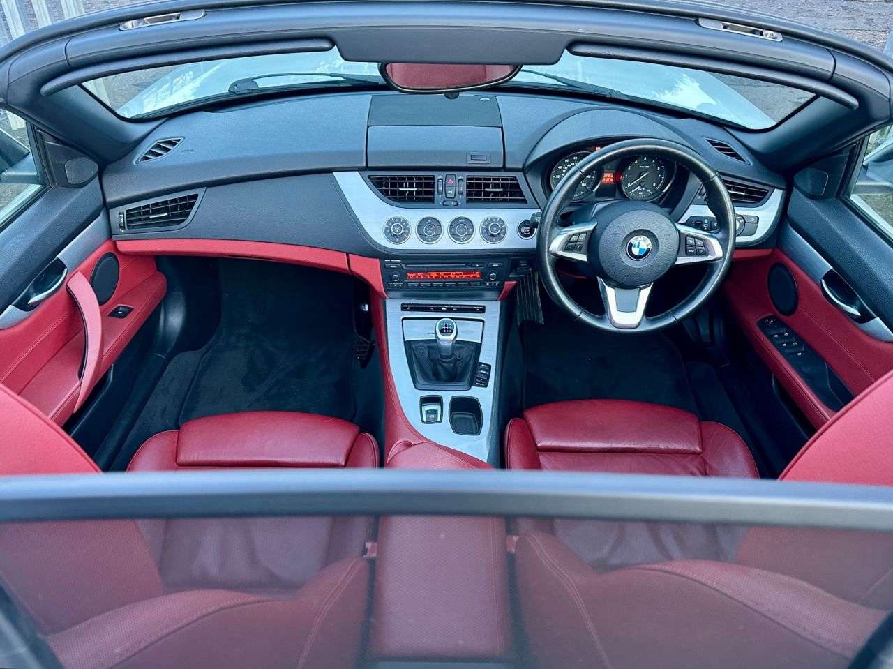 A 2009 BMW Z4 2.5 23i Convertible 2dr Petrol Manual sDrive Euro 5 (204 ps) A 2009 BMW Z4 2.5 23i Convertible 2dr Petrol Manual sDrive Euro 5 (204 ps)