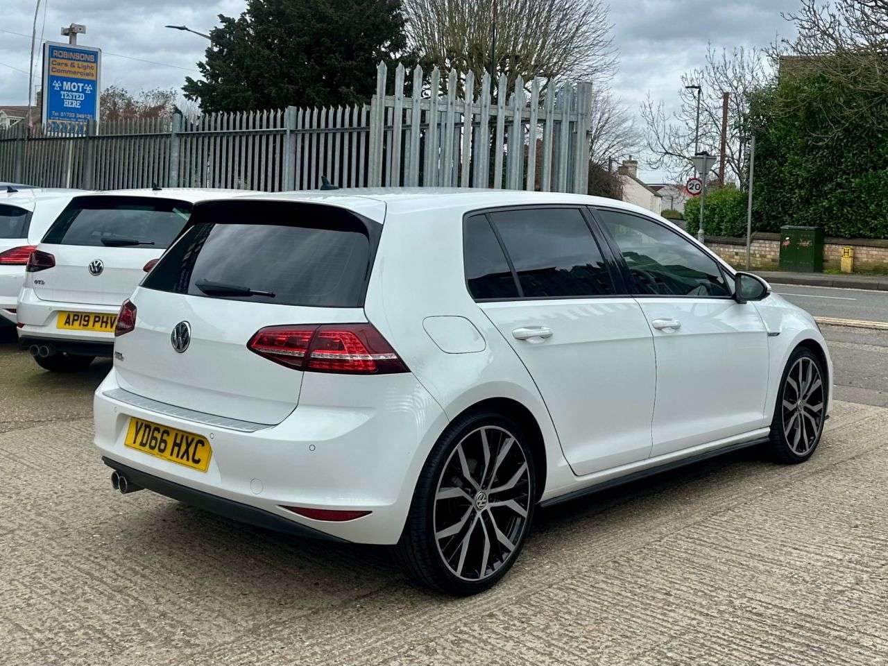 2016 VOLKSWAGEN GOLF 2016 VOLKSWAGEN GOLF