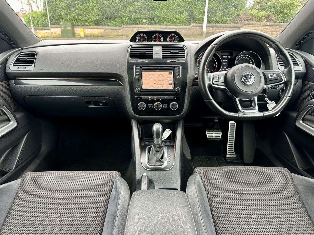 A 2016 VOLKSWAGEN SCIROCCO 2.0 TDI BlueMotion Tech GT Hatchback 3dr Diesel DSG Euro 6 (s/s) (150 ps) A 2016 VOLKSWAGEN SCIROCCO 2.0 TDI BlueMotion Tech GT Hatchback 3dr Diesel DSG Euro 6 (s/s) (150 ps)