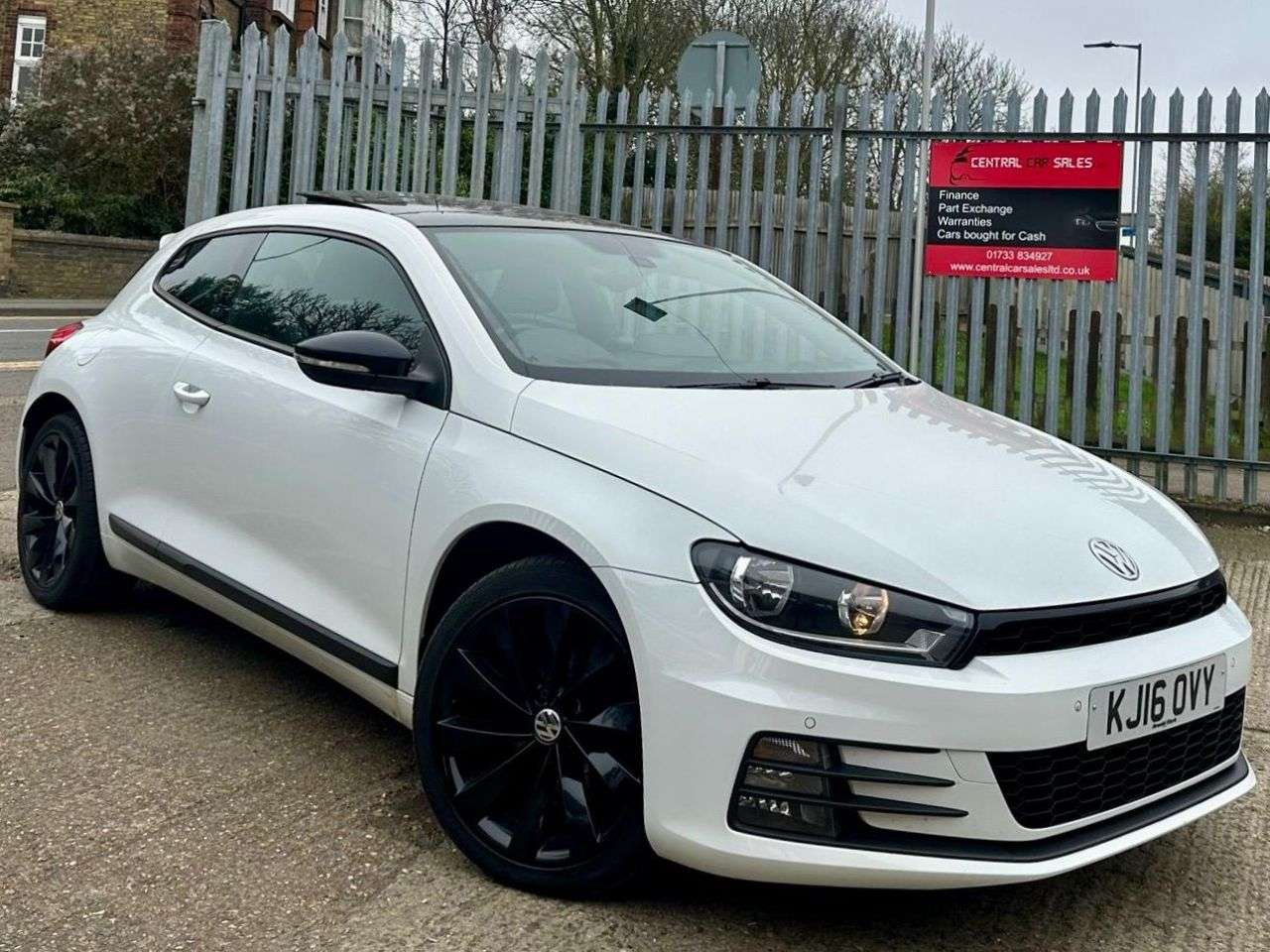 A 2016 VOLKSWAGEN SCIROCCO 2.0 TDI BlueMotion Tech GT Hatchback 3dr Diesel DSG Euro 6 (s/s) (150 ps) A 2016 VOLKSWAGEN SCIROCCO 2.0 TDI BlueMotion Tech GT Hatchback 3dr Diesel DSG Euro 6 (s/s) (150 ps)