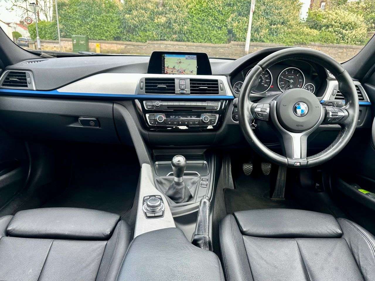 A 2016 BMW 3 SERIES 2.0 320d M Sport Saloon 4dr Diesel Manual xDrive Euro 6 (s/s) (190 ps) A 2016 BMW 3 SERIES 2.0 320d M Sport Saloon 4dr Diesel Manual xDrive Euro 6 (s/s) (190 ps)