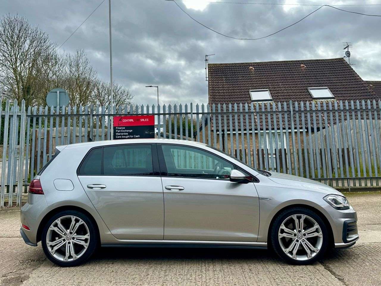 2017 VOLKSWAGEN GOLF 2017 VOLKSWAGEN GOLF