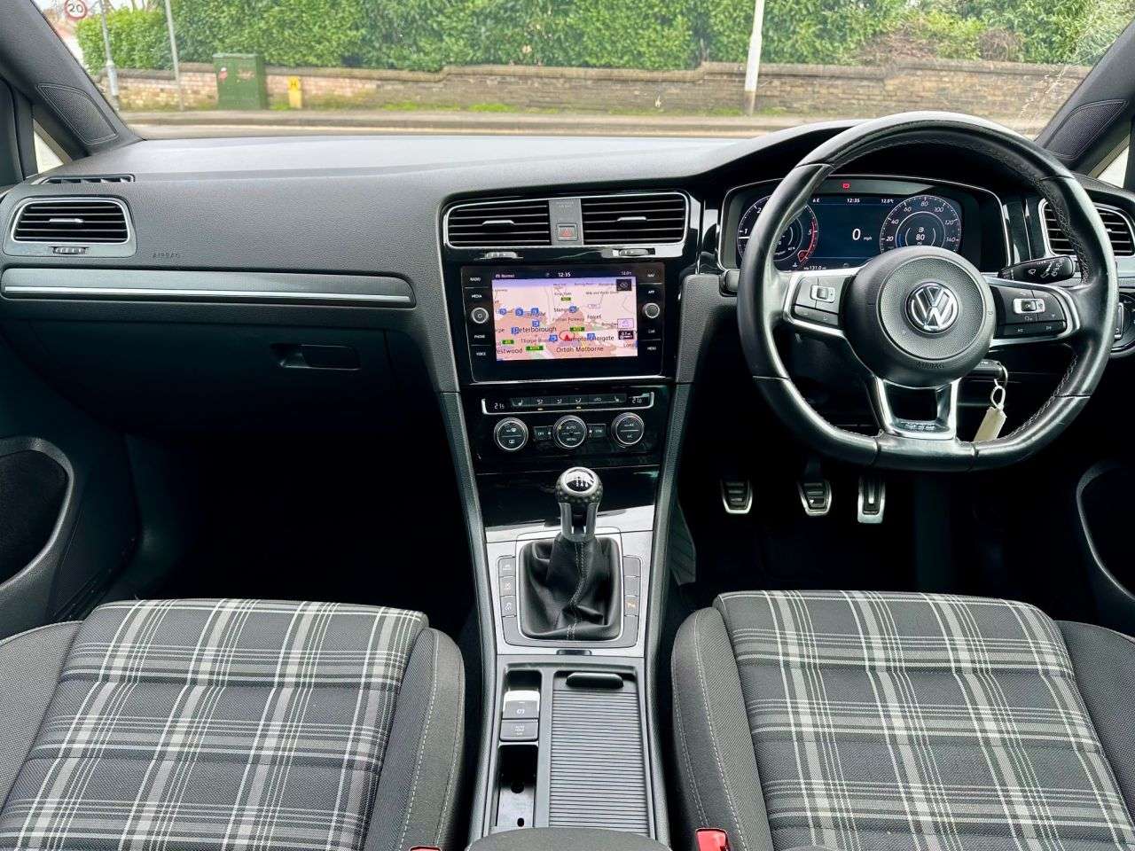 A 2017 VOLKSWAGEN GOLF 2.0 TDI GTD Hatchback 5dr Diesel Manual Euro 6 (s/s) (184 ps) A 2017 VOLKSWAGEN GOLF 2.0 TDI GTD Hatchback 5dr Diesel Manual Euro 6 (s/s) (184 ps)
