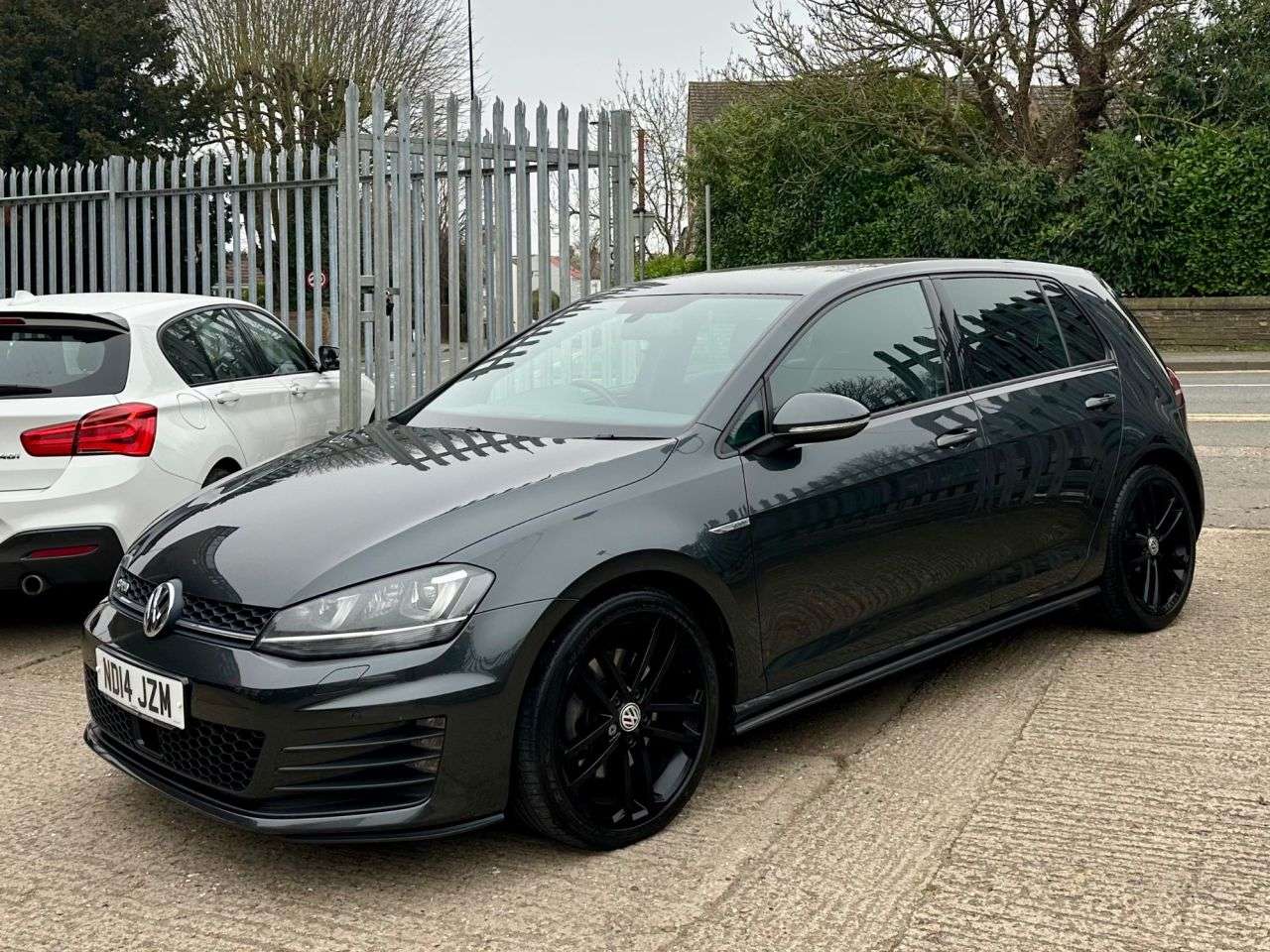 A 2014 VOLKSWAGEN GOLF 2.0 TDI BlueMotion Tech GTD Hatchback 5dr Diesel DSG Euro 6 (s/s) (184 ps) A 2014 VOLKSWAGEN GOLF 2.0 TDI BlueMotion Tech GTD Hatchback 5dr Diesel DSG Euro 6 (s/s) (184 ps)