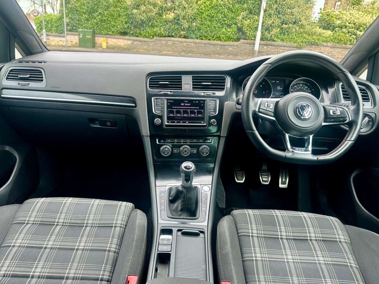 A 2016 VOLKSWAGEN GOLF 2.0 TDI BlueMotion Tech GTD Hatchback 5dr Diesel Manual Euro 6 (s/s) (184 p A 2016 VOLKSWAGEN GOLF 2.0 TDI BlueMotion Tech GTD Hatchback 5dr Diesel Manual Euro 6 (s/s) (184 p