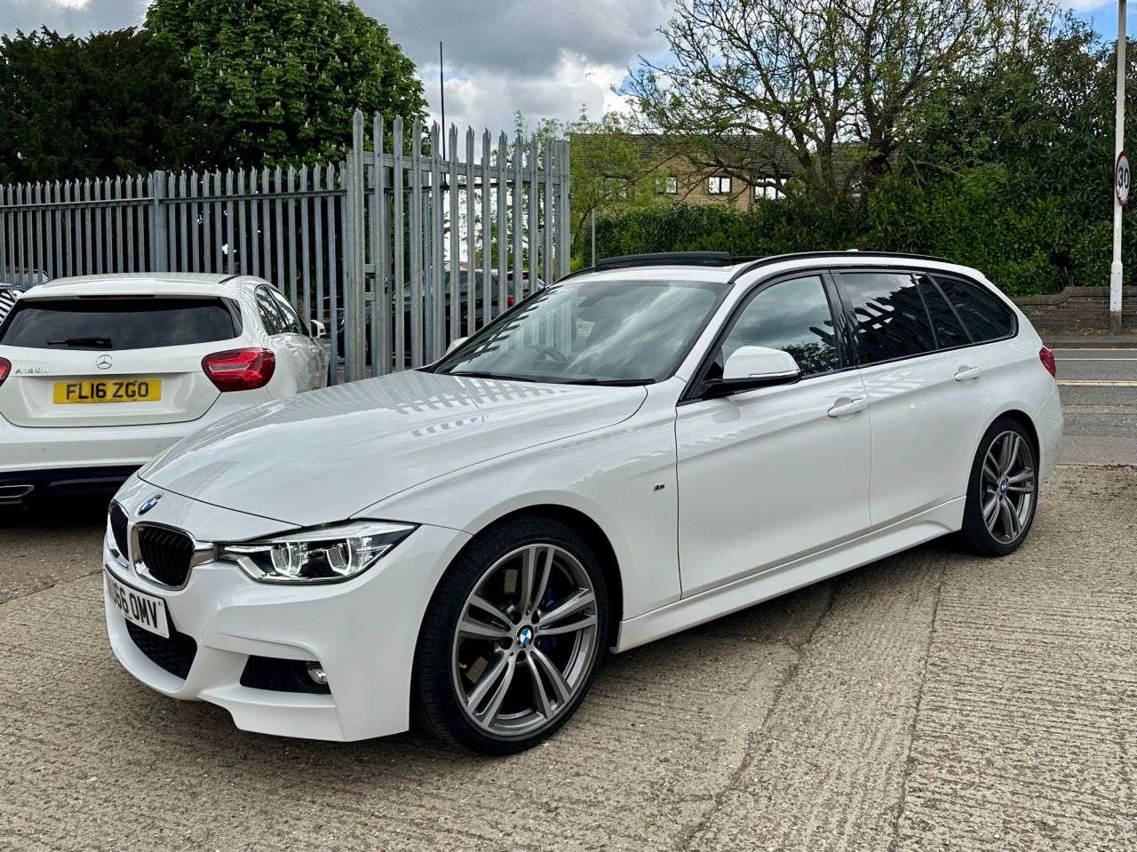 A 2016 BMW 3 SERIES 2.0 320d M Sport Touring 5dr Diesel Auto Euro 6 (s/s) (190 ps) A 2016 BMW 3 SERIES 2.0 320d M Sport Touring 5dr Diesel Auto Euro 6 (s/s) (190 ps)