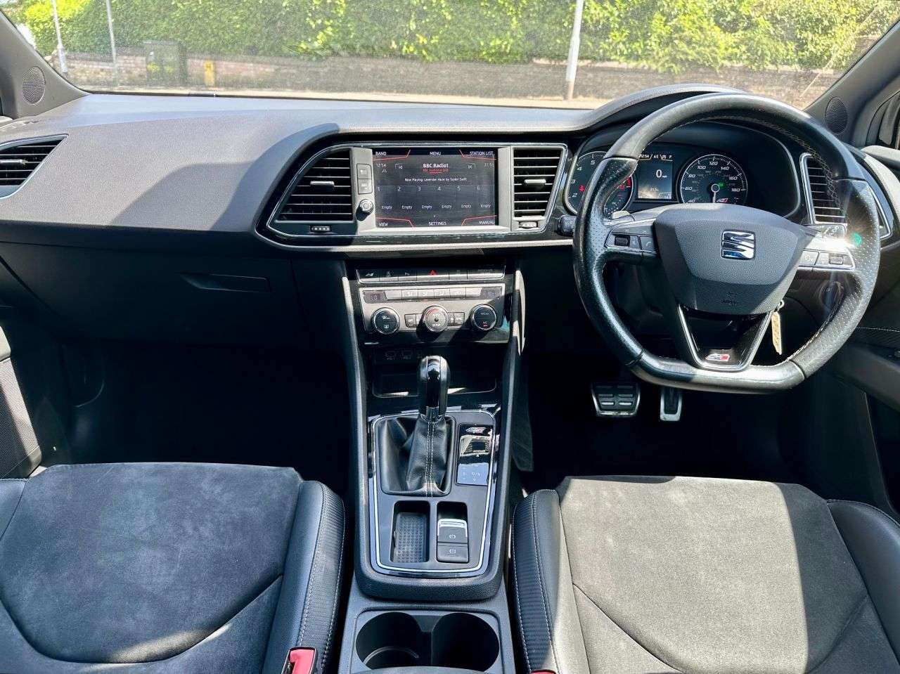 A 2017 SEAT LEON 2.0 TSI Cupra 300 Hatchback 5dr Petrol DSG Euro 6 (s/s) (300 ps) A 2017 SEAT LEON 2.0 TSI Cupra 300 Hatchback 5dr Petrol DSG Euro 6 (s/s) (300 ps)