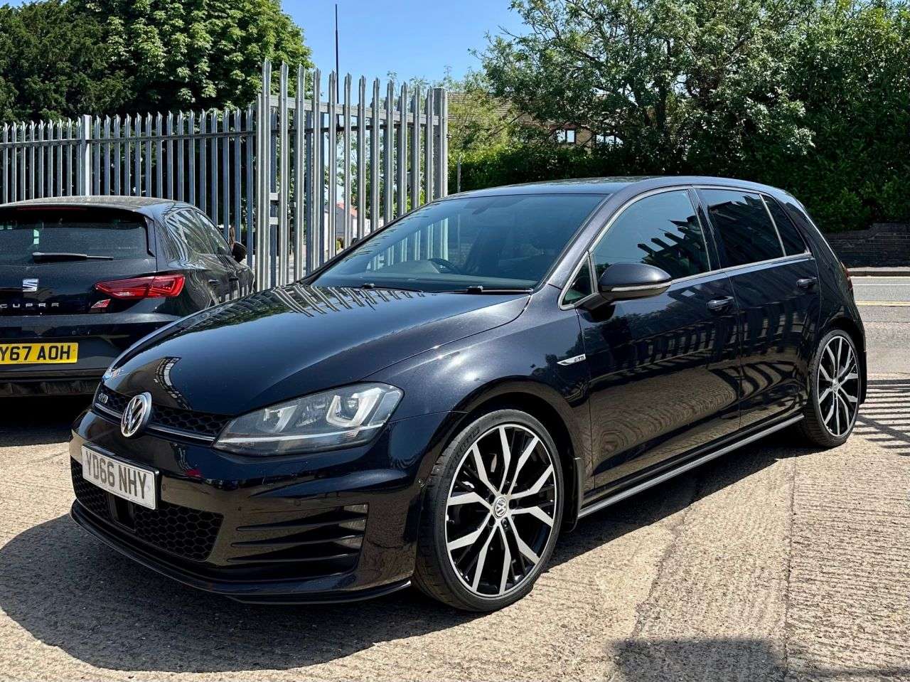 A 2016 VOLKSWAGEN GOLF 2.0 TDI BlueMotion Tech GTD Hatchback 5dr Diesel DSG Euro 6 (s/s) (184 ps) A 2016 VOLKSWAGEN GOLF 2.0 TDI BlueMotion Tech GTD Hatchback 5dr Diesel DSG Euro 6 (s/s) (184 ps)