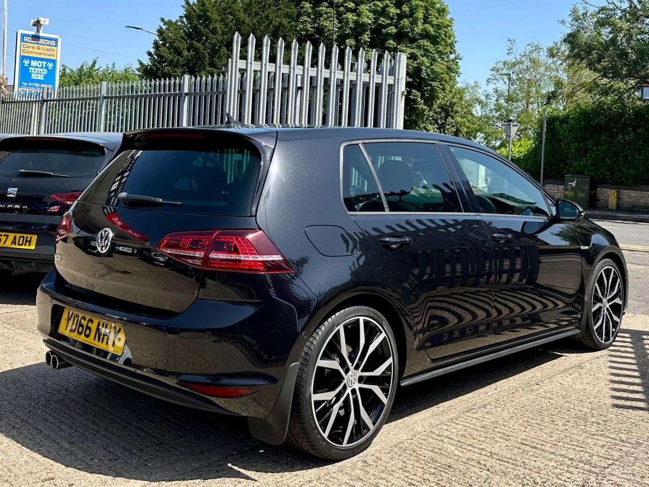 2016 VOLKSWAGEN GOLF 2016 VOLKSWAGEN GOLF