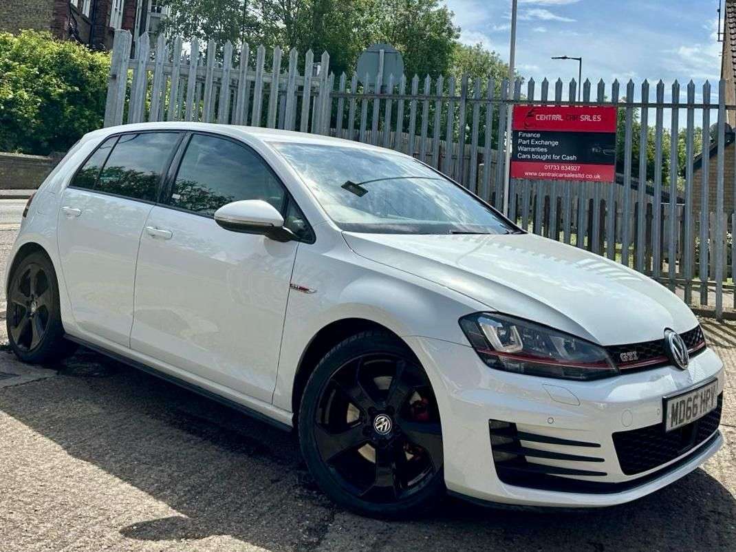 A 2017 VOLKSWAGEN GOLF GTI DSG A 2017 VOLKSWAGEN GOLF GTI DSG