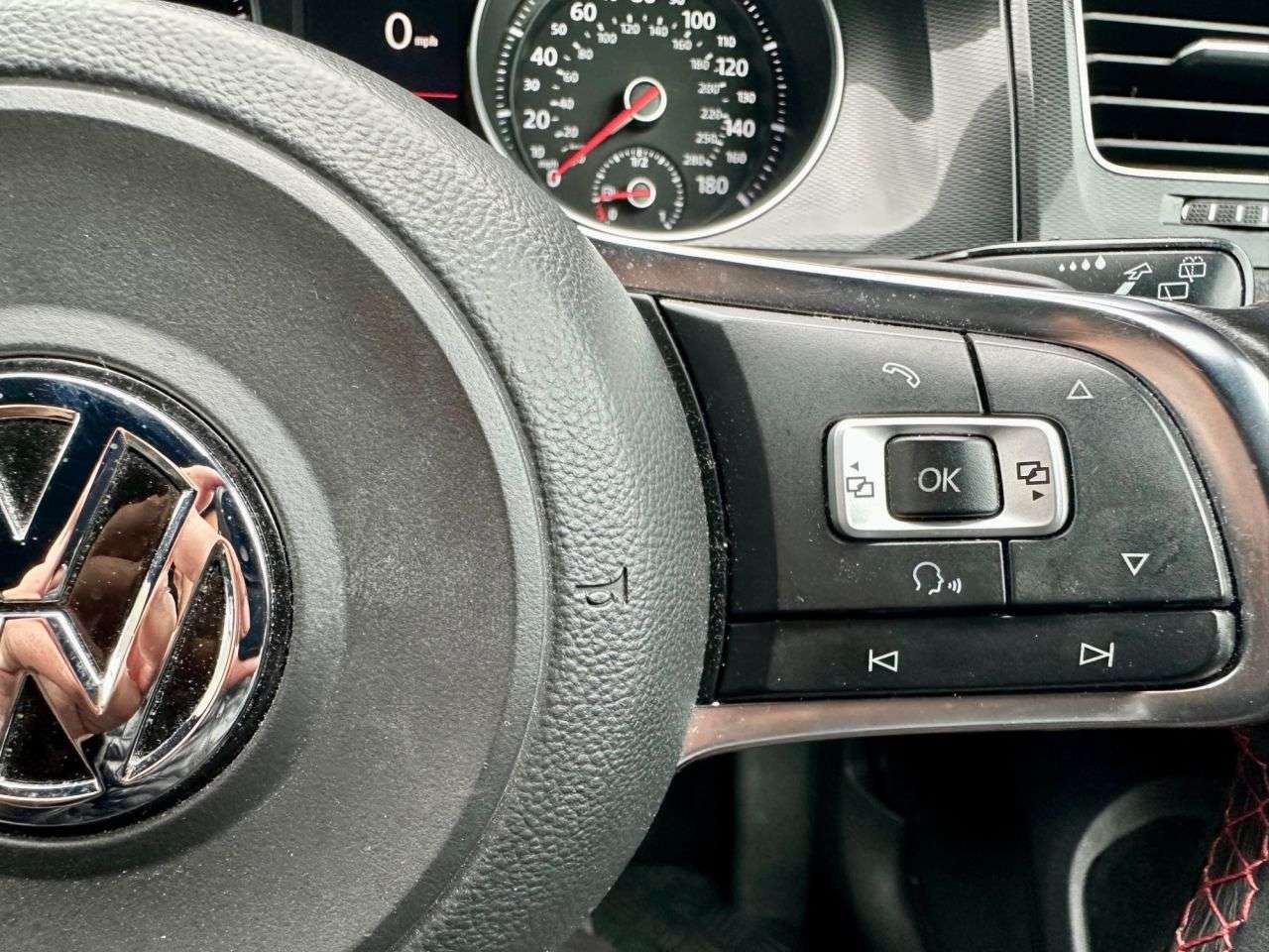 2017 VOLKSWAGEN GOLF 2017 VOLKSWAGEN GOLF