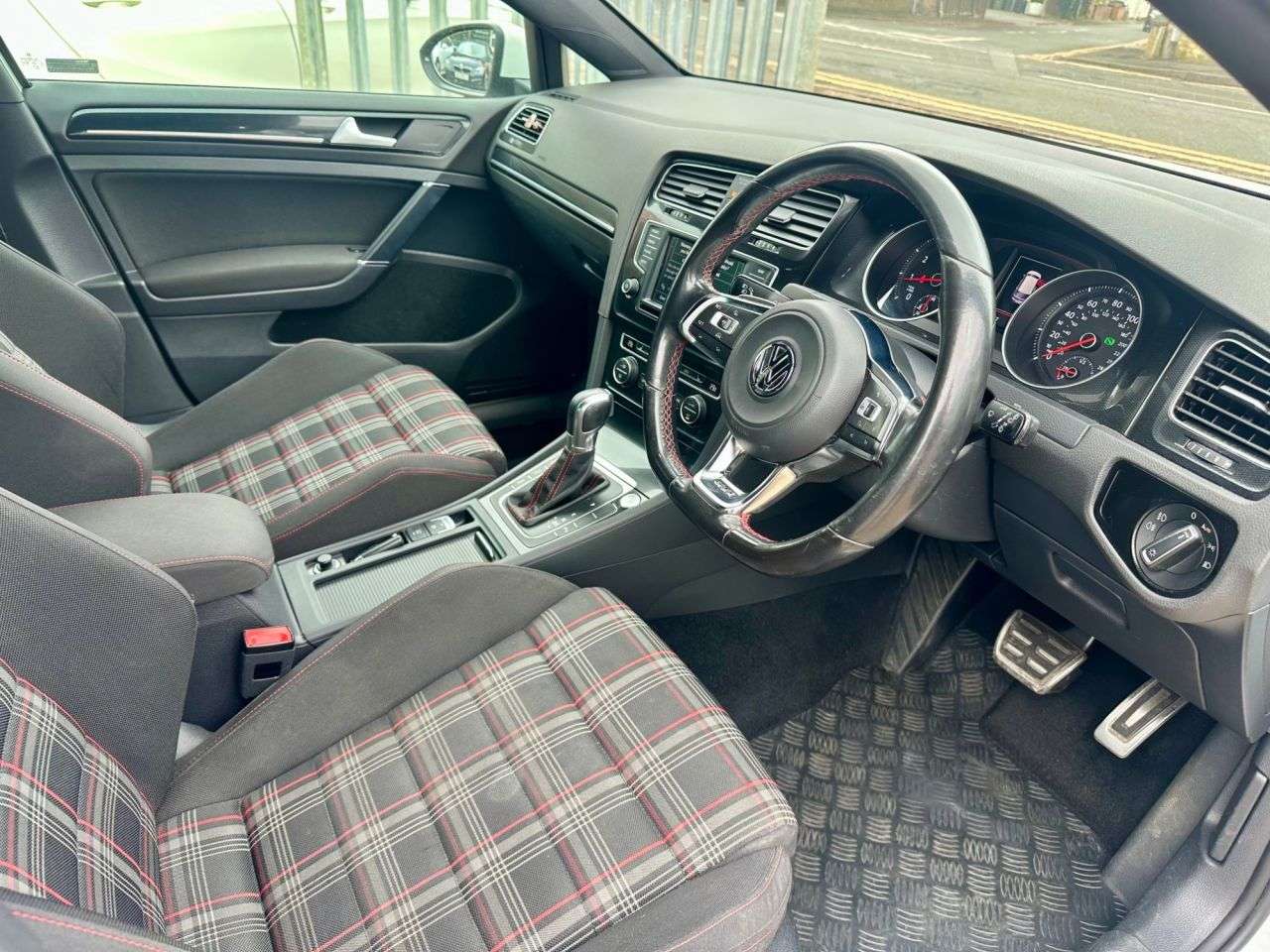 2017 VOLKSWAGEN GOLF 2017 VOLKSWAGEN GOLF