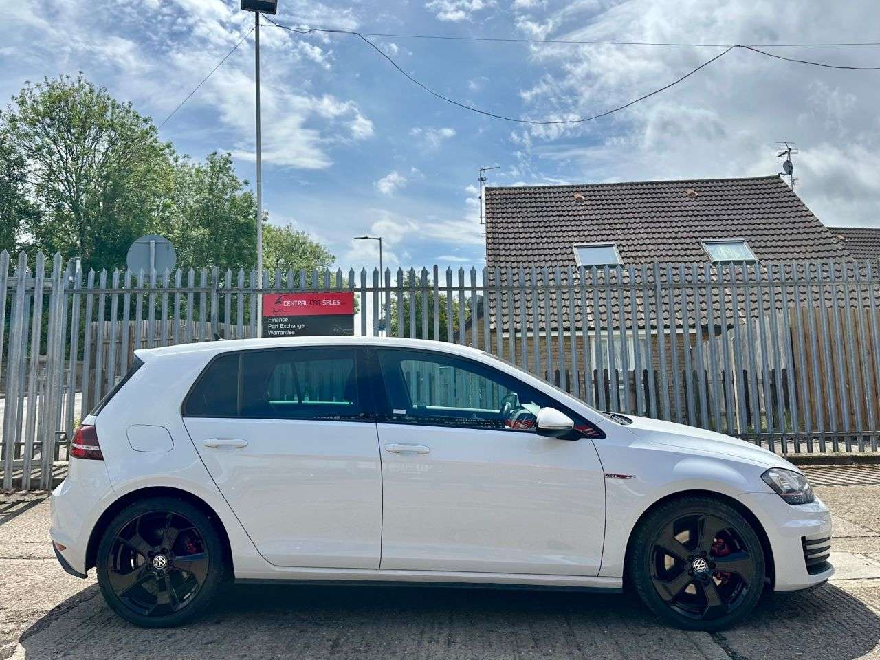 2017 VOLKSWAGEN GOLF 2017 VOLKSWAGEN GOLF