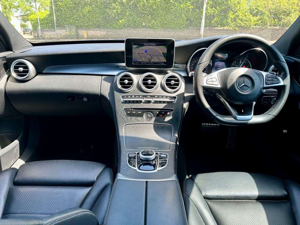 A 2018 MERCEDES-BENZ C-CLASS 2.1 C220d AMG Line Saloon 4dr Diesel G-Tronic+ Euro 6 (s/s) (170 ps) A 2018 MERCEDES-BENZ C-CLASS 2.1 C220d AMG Line Saloon 4dr Diesel G-Tronic+ Euro 6 (s/s) (170 ps)