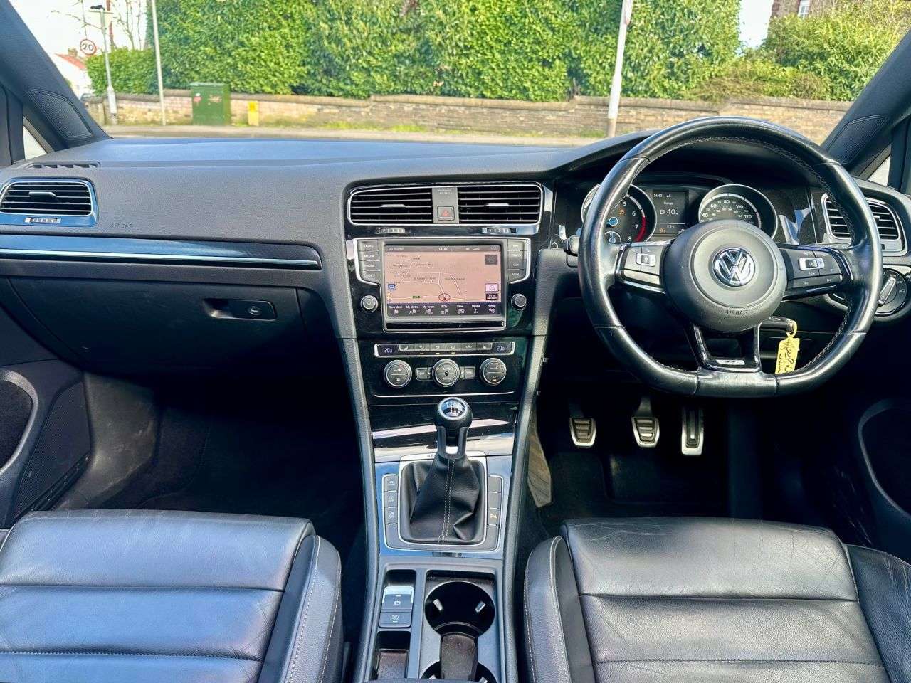 A 2015 VOLKSWAGEN GOLF 2.0 TSI BlueMotion Tech R Hatchback 5dr Petrol Manual 4Motion Euro 6 (s/s) A 2015 VOLKSWAGEN GOLF 2.0 TSI BlueMotion Tech R Hatchback 5dr Petrol Manual 4Motion Euro 6 (s/s)