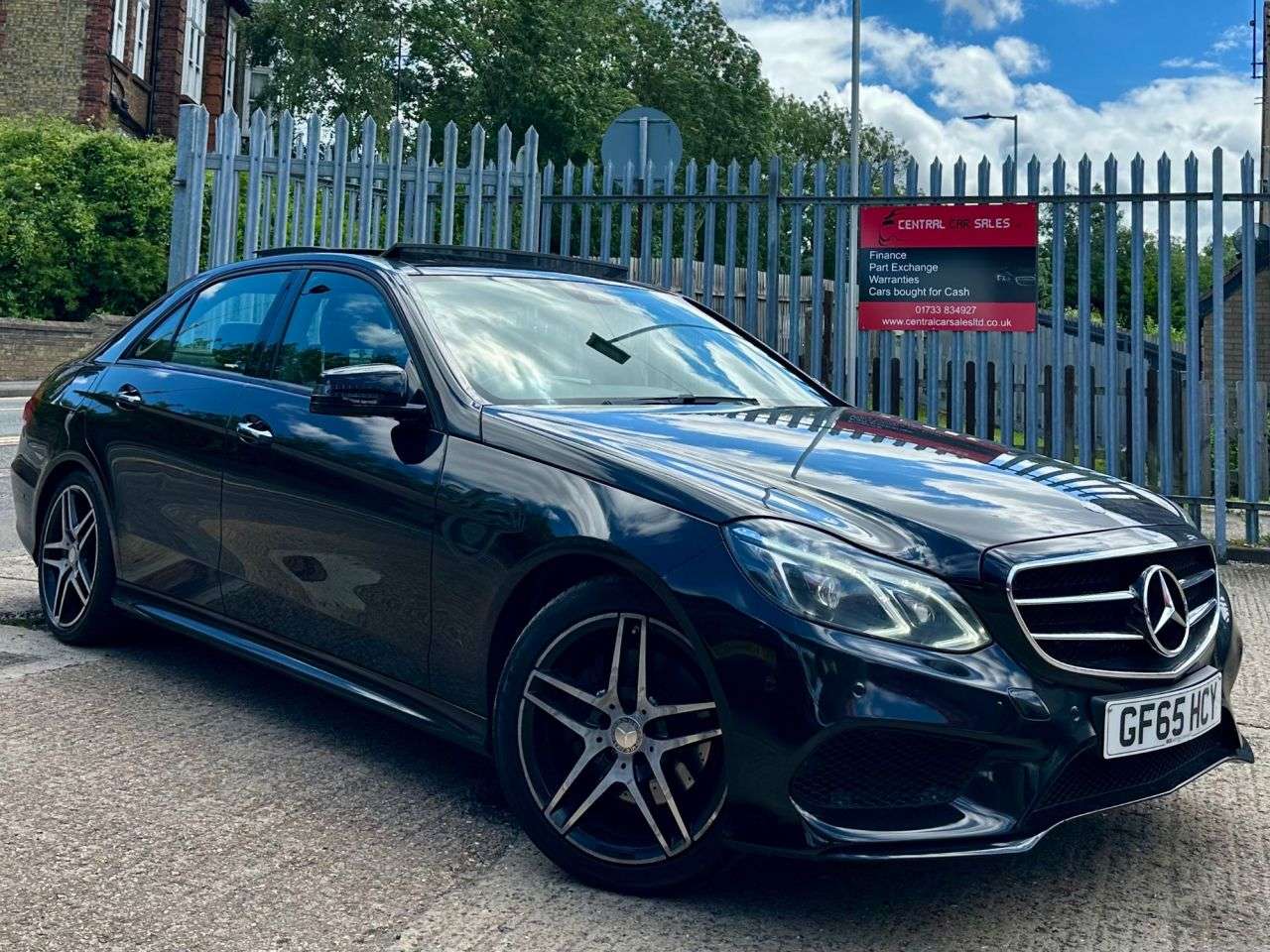 A 2015 MERCEDES-BENZ E CLASS 2.1 E220 BlueTEC AMG Night Edition (Premium Plus) Saloon 4dr Diesel G-Troni A 2015 MERCEDES-BENZ E CLASS 2.1 E220 BlueTEC AMG Night Edition (Premium Plus) Saloon 4dr Diesel G-Troni
