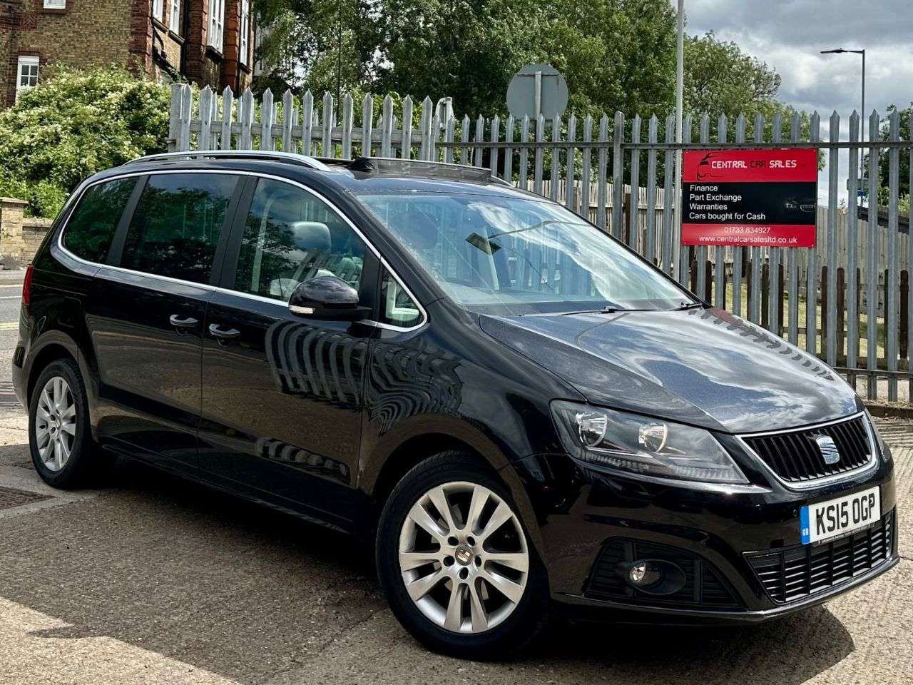 A 2015 SEAT ALHAMBRA 2.0 TDI SE Lux MPV 5dr Diesel DSG Euro 5 (s/s) (177 ps) A 2015 SEAT ALHAMBRA 2.0 TDI SE Lux MPV 5dr Diesel DSG Euro 5 (s/s) (177 ps)