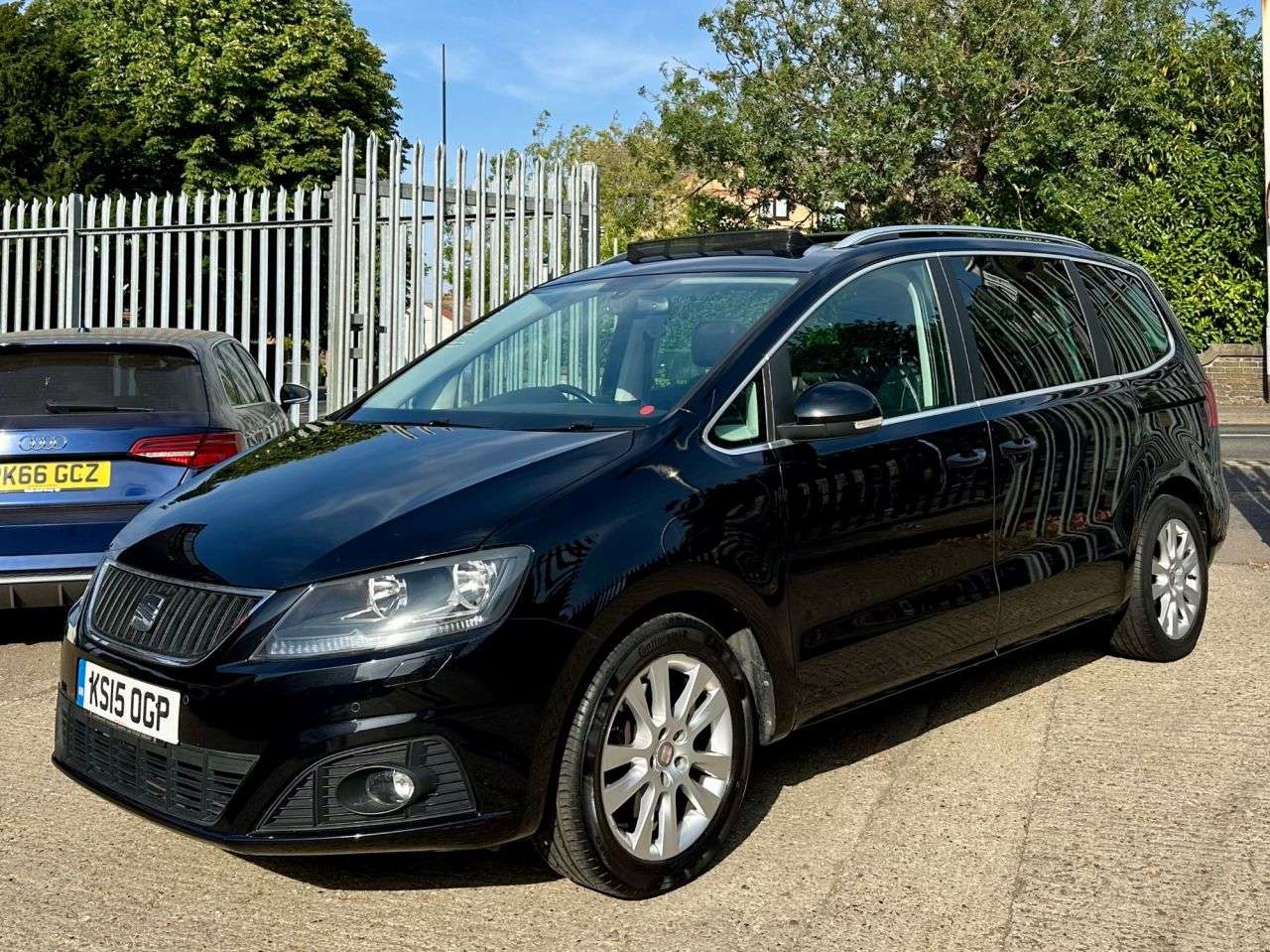 A 2015 SEAT ALHAMBRA 2.0 TDI SE Lux MPV 5dr Diesel DSG Euro 5 (s/s) (177 ps) A 2015 SEAT ALHAMBRA 2.0 TDI SE Lux MPV 5dr Diesel DSG Euro 5 (s/s) (177 ps)