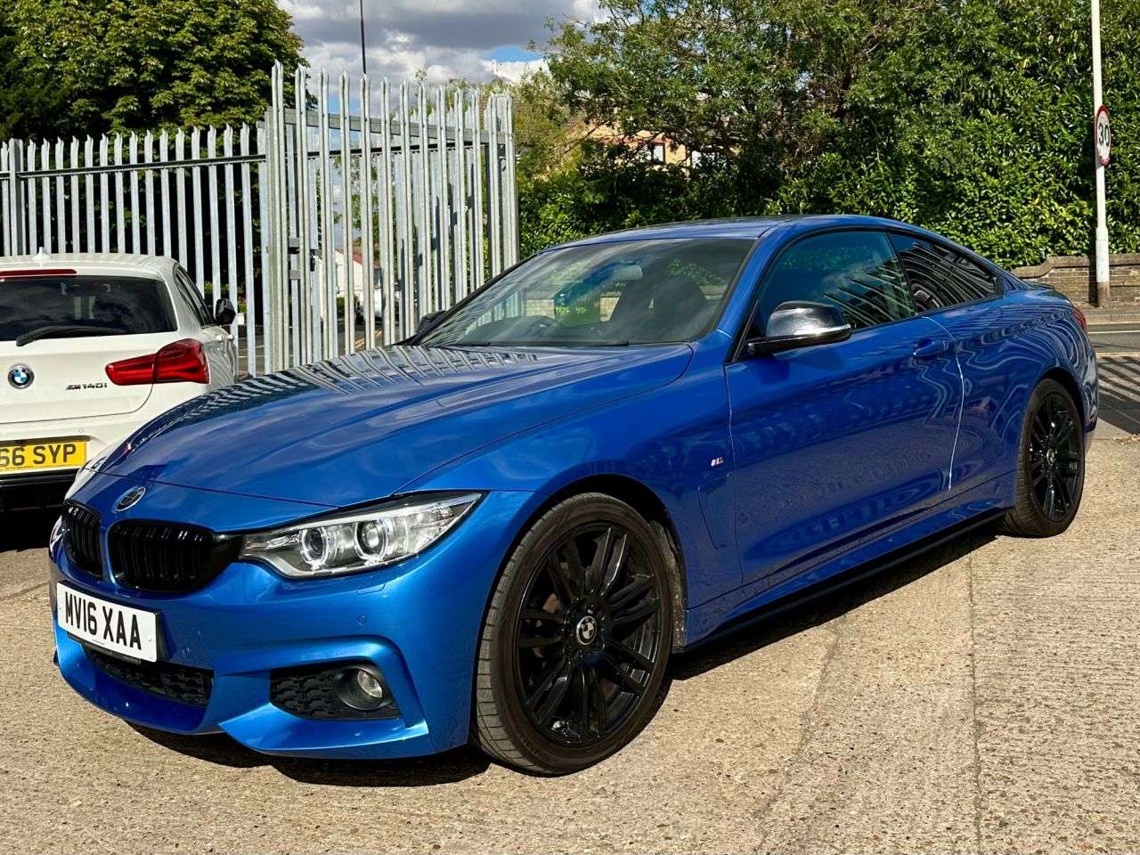 A 2016 BMW 4 SERIES 2.0 420d M Sport Coupe 2dr Diesel Manual Euro 6 (s/s) (190 ps) A 2016 BMW 4 SERIES 2.0 420d M Sport Coupe 2dr Diesel Manual Euro 6 (s/s) (190 ps)