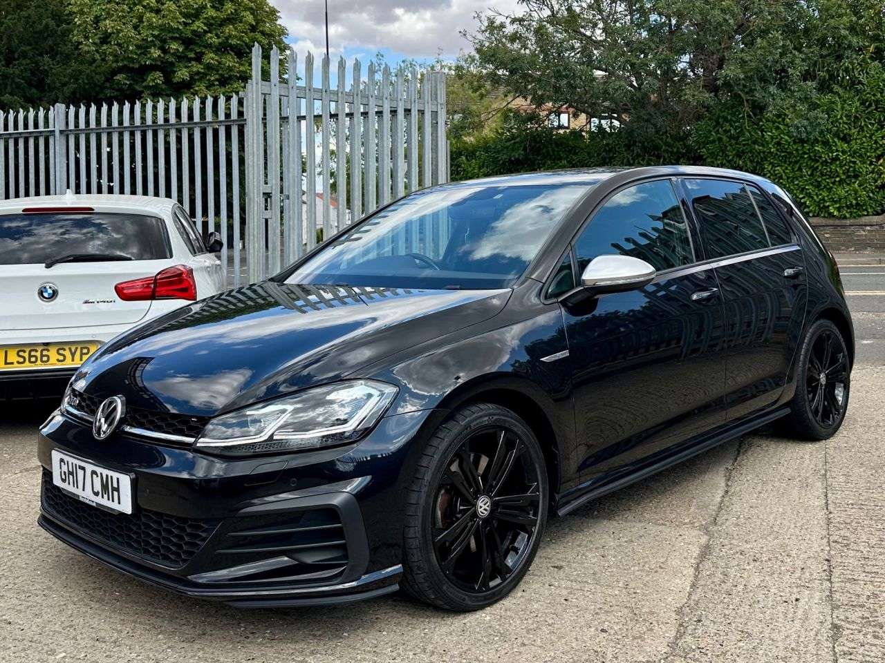 A 2017 VOLKSWAGEN GOLF 2.0 TDI BlueMotion Tech GTD Hatchback 5dr Diesel Manual Euro 6 (s/s) (184 p A 2017 VOLKSWAGEN GOLF 2.0 TDI BlueMotion Tech GTD Hatchback 5dr Diesel Manual Euro 6 (s/s) (184 p