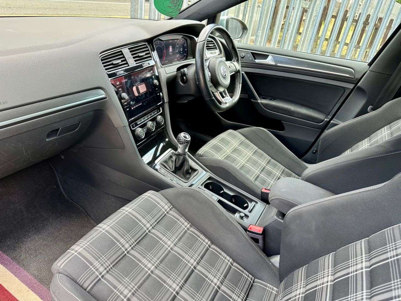 2017 VOLKSWAGEN GOLF 2017 VOLKSWAGEN GOLF