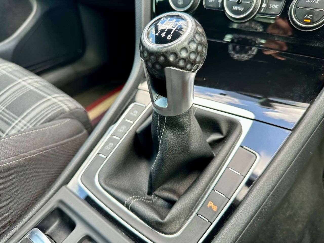 2017 VOLKSWAGEN GOLF 2017 VOLKSWAGEN GOLF
